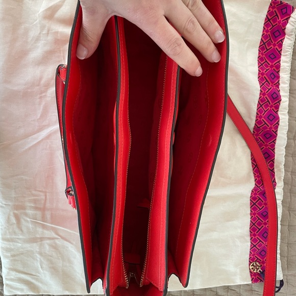 Tory Burch Robinson Large Satchel Tote - Picture 4 of 13